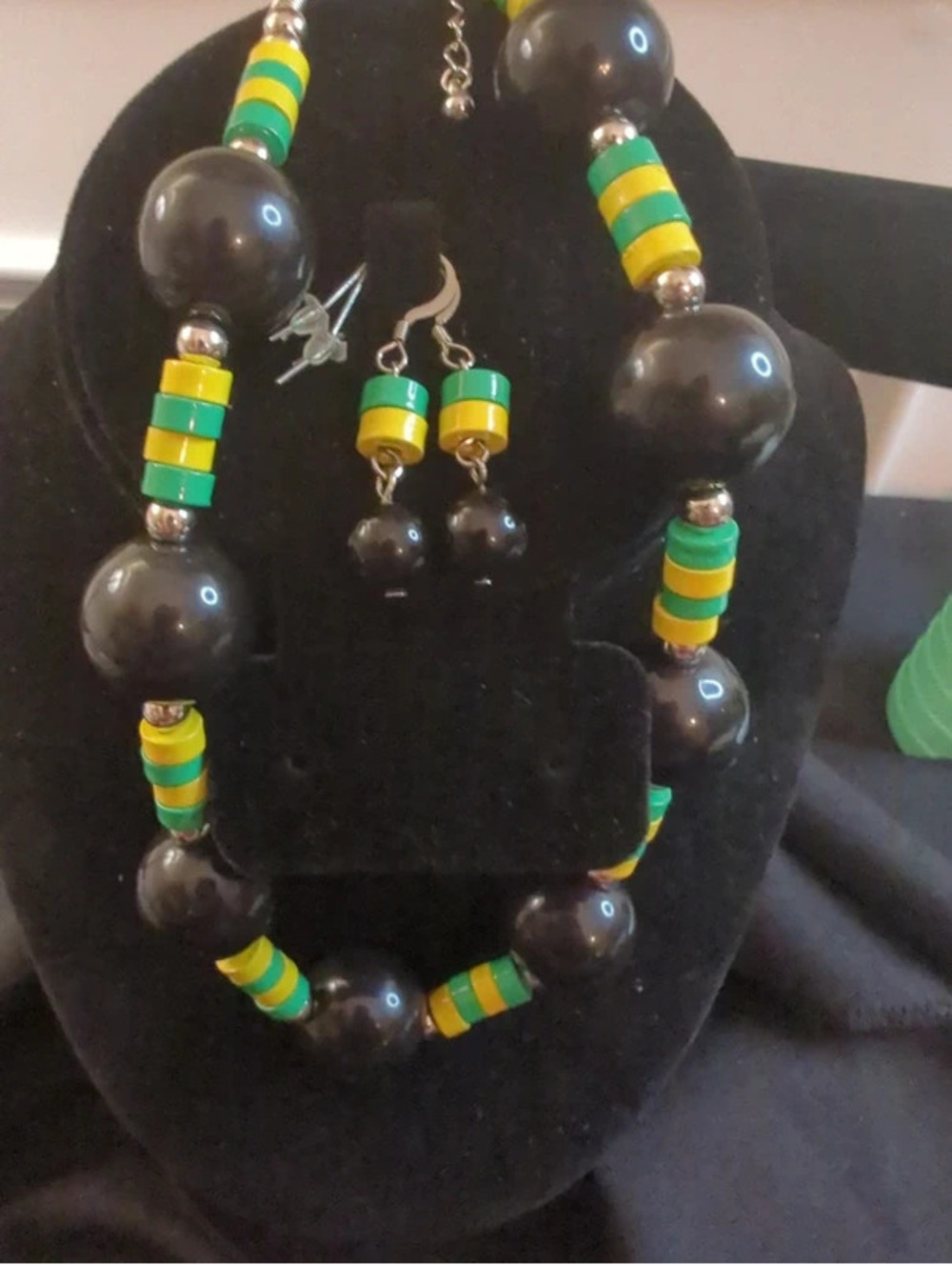 Wood and Plastic Beaded Sets (Jamaican Flag Colors)